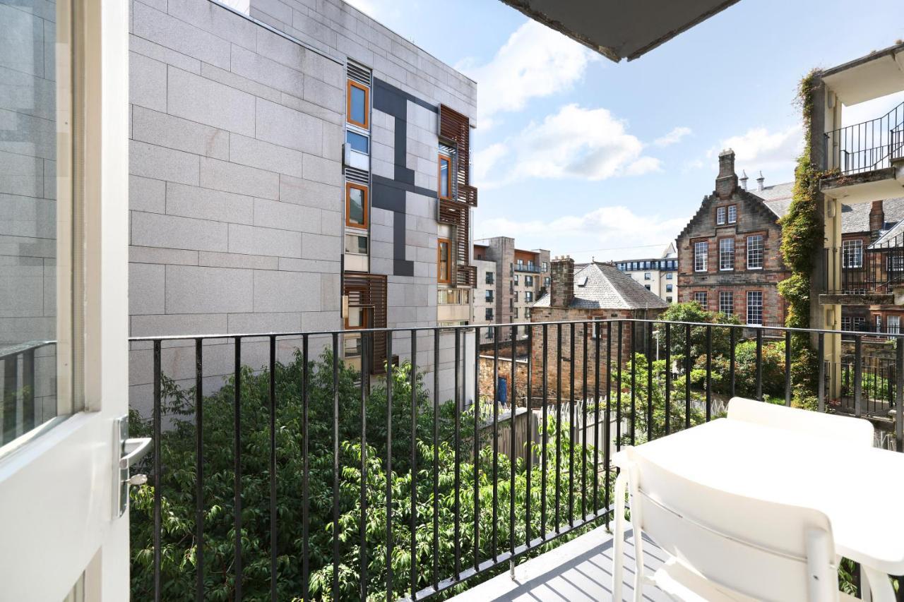 Joivy Contemporary Royal Mile Apartment With Balcony エディンバラ エクステリア 写真